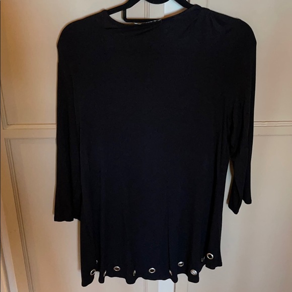 Beautiful black mid sleeve blouse - Picture 2 of 2